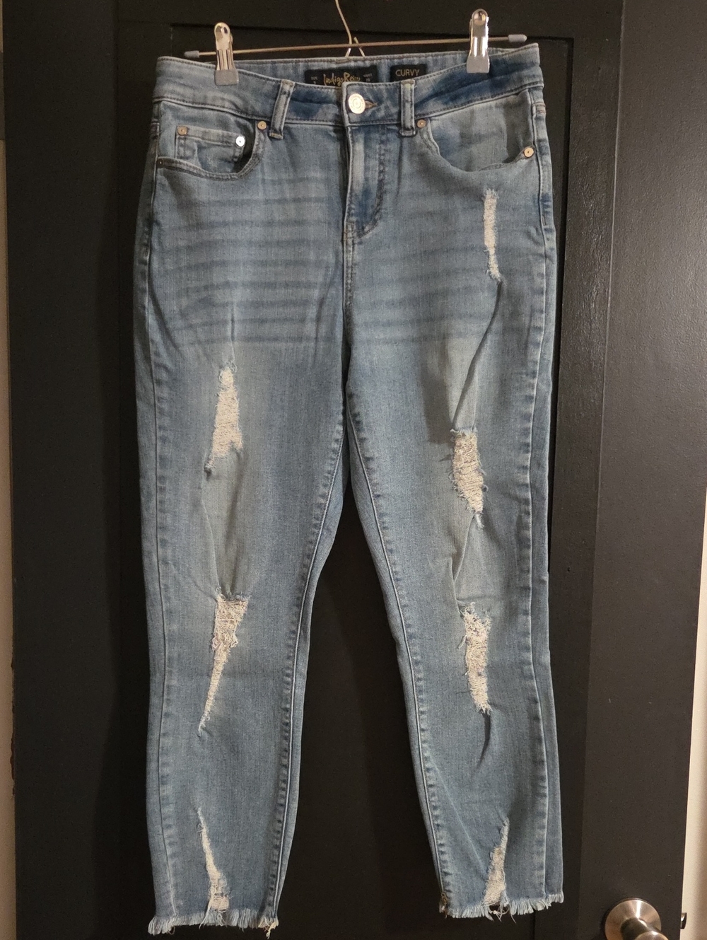 Distressed Skinny Jeans